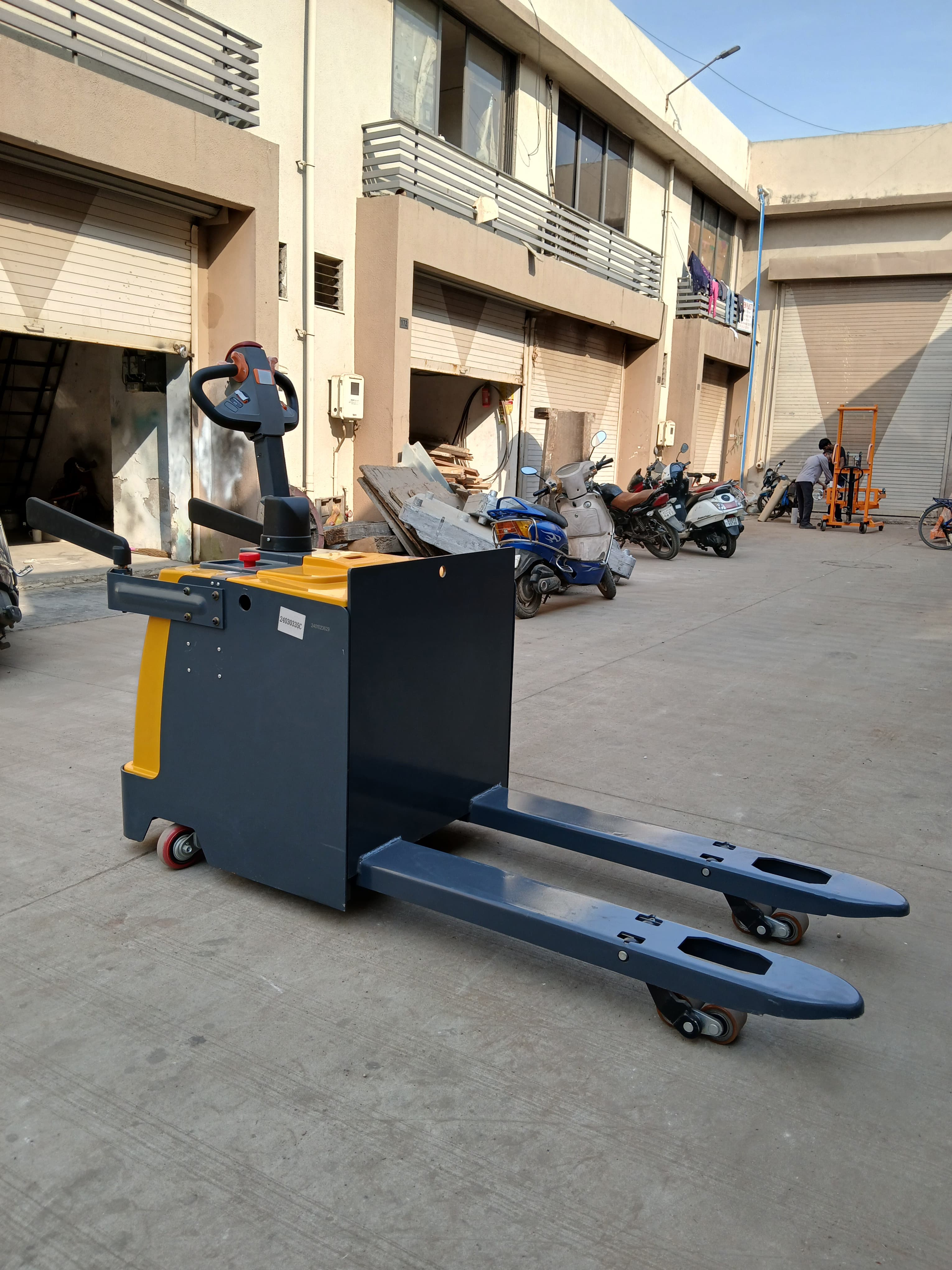 Heavy Duty Electric Pallet Truck image 5