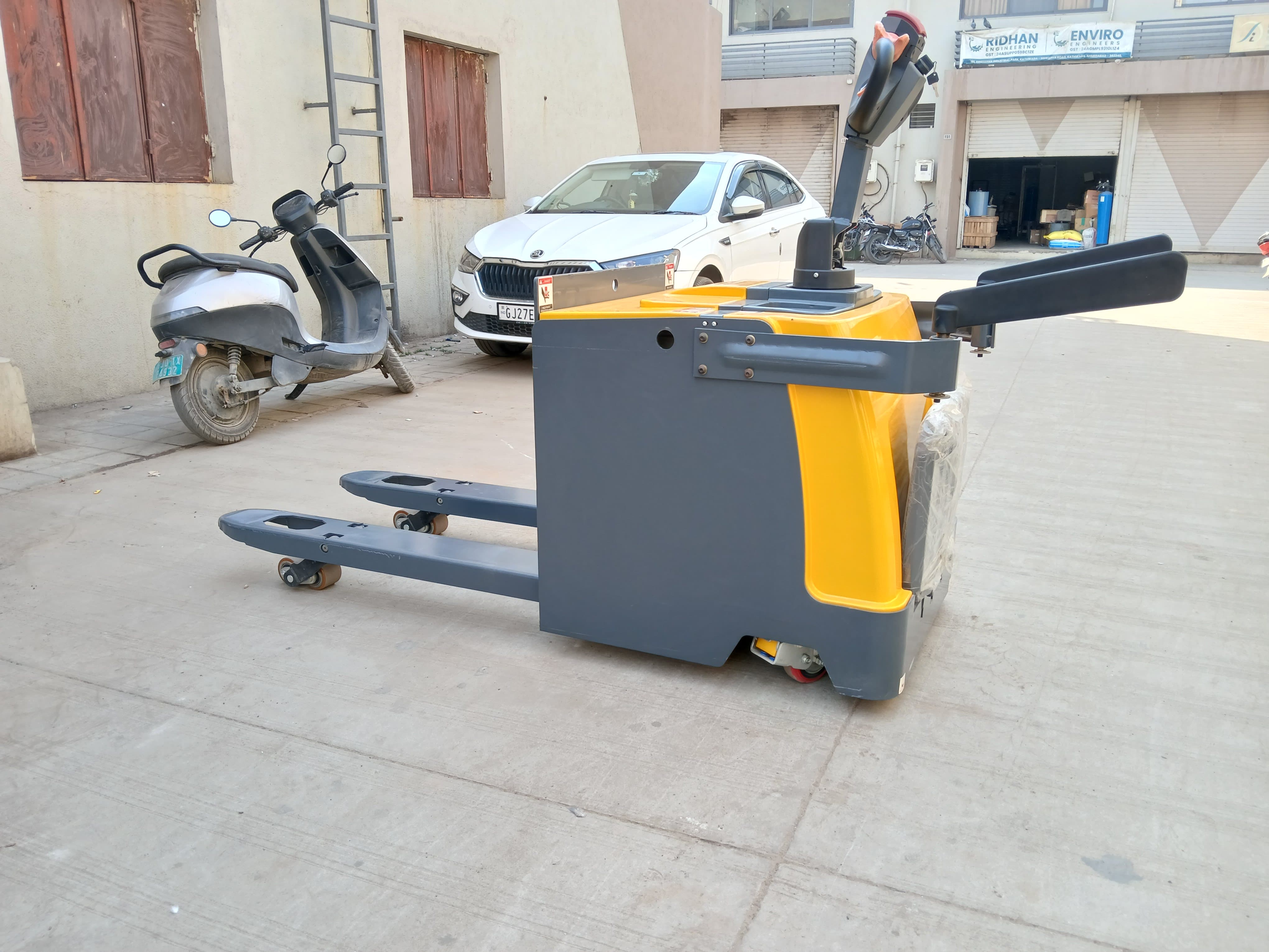 Heavy Duty Electric Pallet Truck image 6
