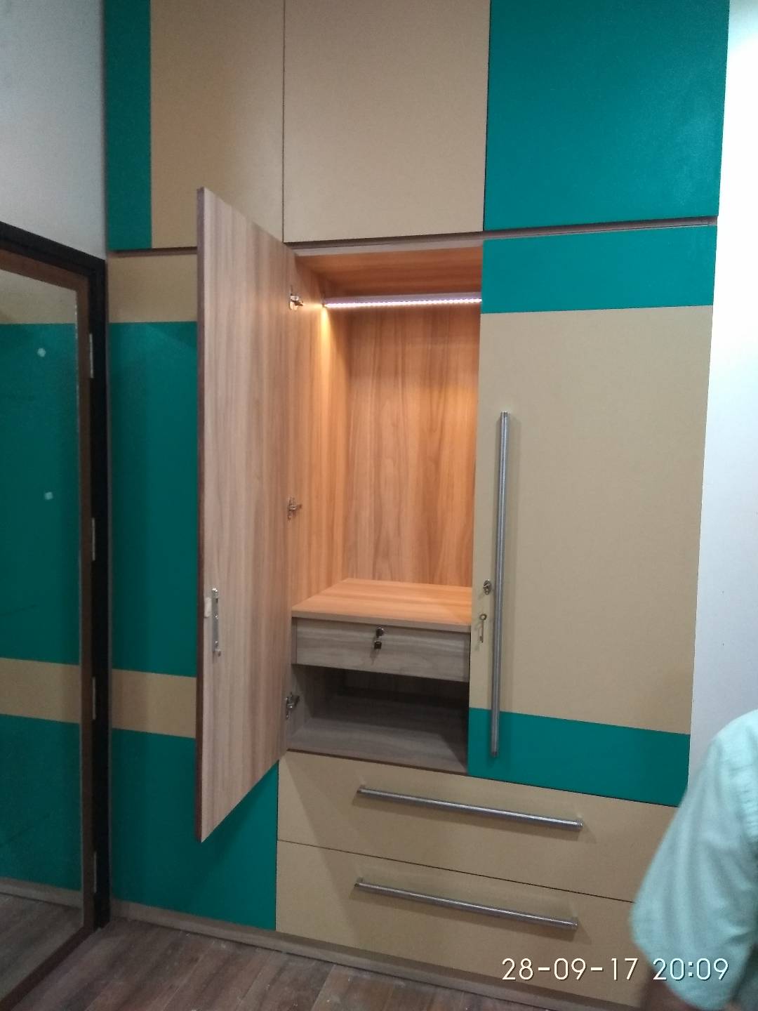 Wardrobes image 6