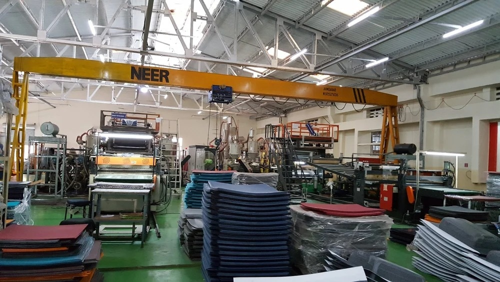Underhung Bridge Crane image 3