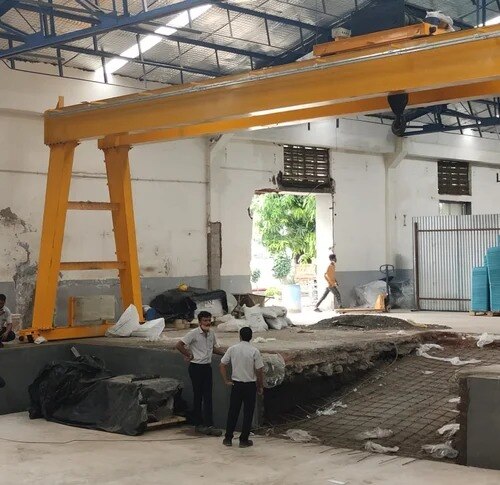 Industrial Goliath Crane image 2