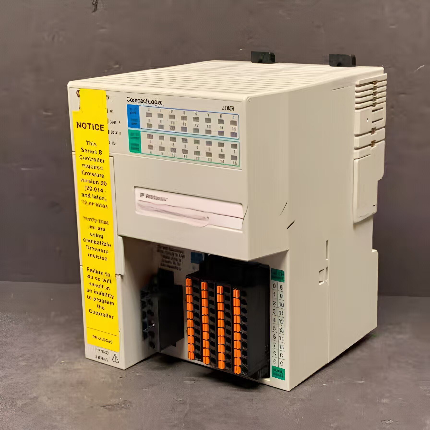 Allen-Bradley 1769-L18ER-BB1B is a CompactLogix 5370 L1 controller image 2