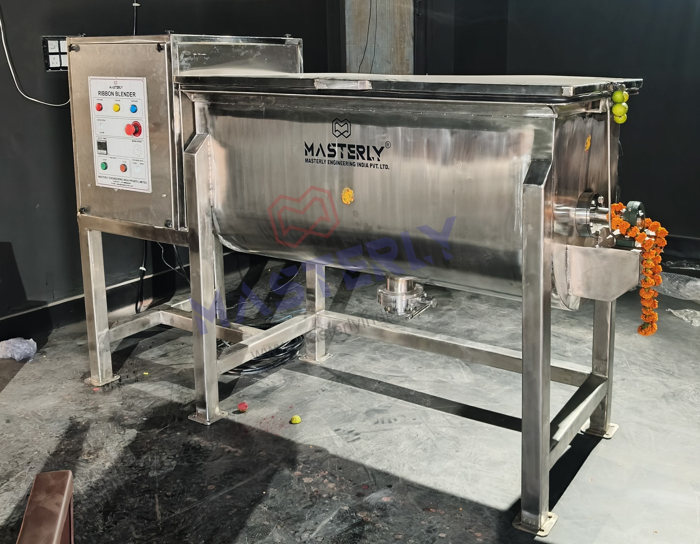 300 KG RIBBON BLENDER image 3