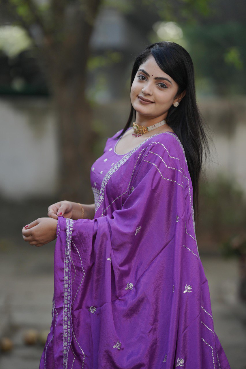 Classical Embroidery Lehenga Set image 3