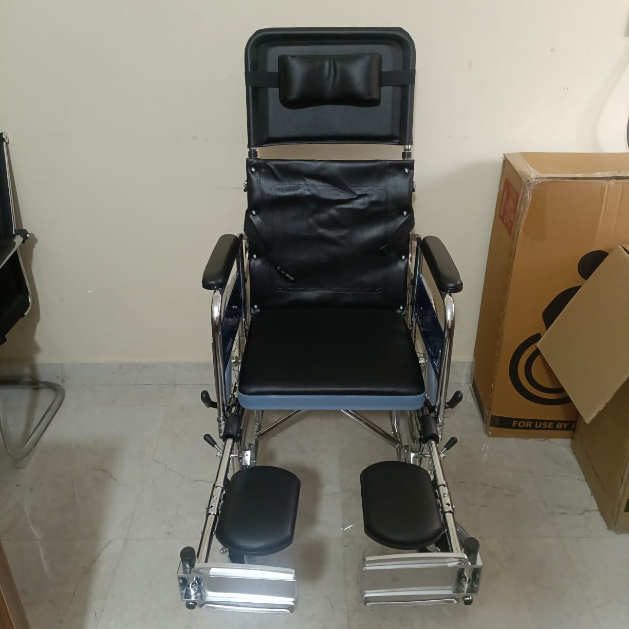 RECLINING COMMODE WHEELCHAIR image 6