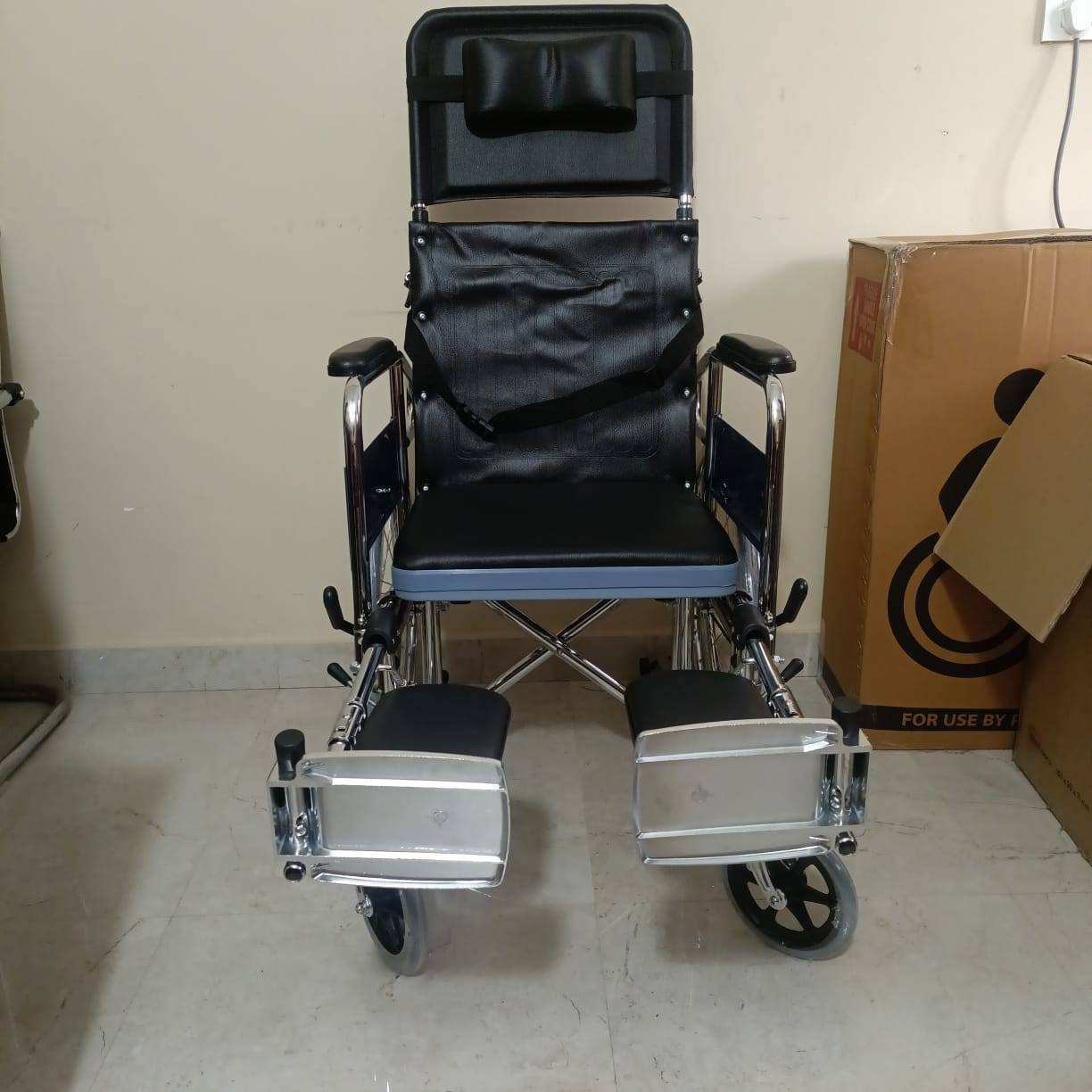 RECLINING COMMODE WHEELCHAIR image 3
