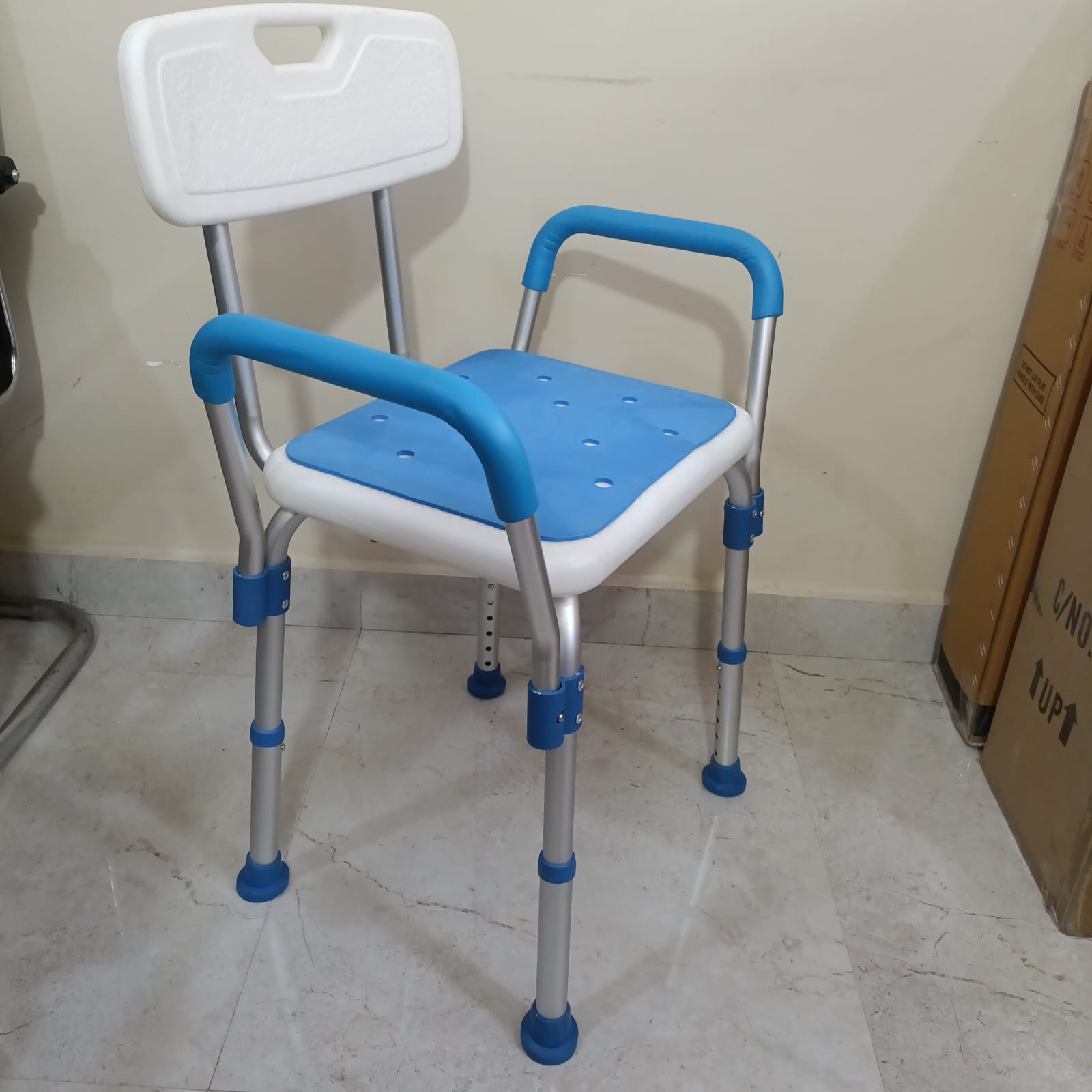 SHOWER CHAIR image 3