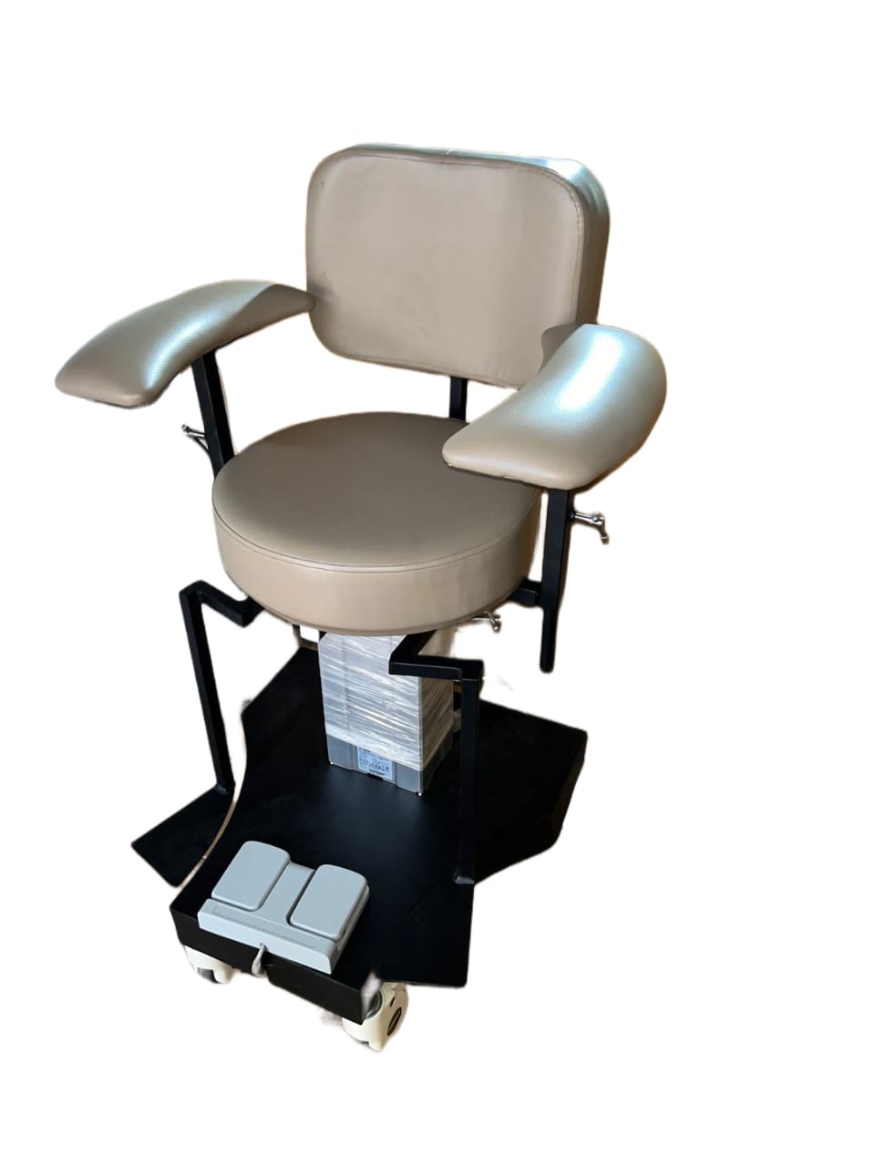 Electric Surgeon’s Chair  GM 7087A image 2