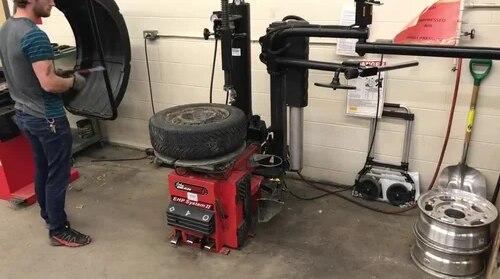T900 John Bean Tyre Changer image 4