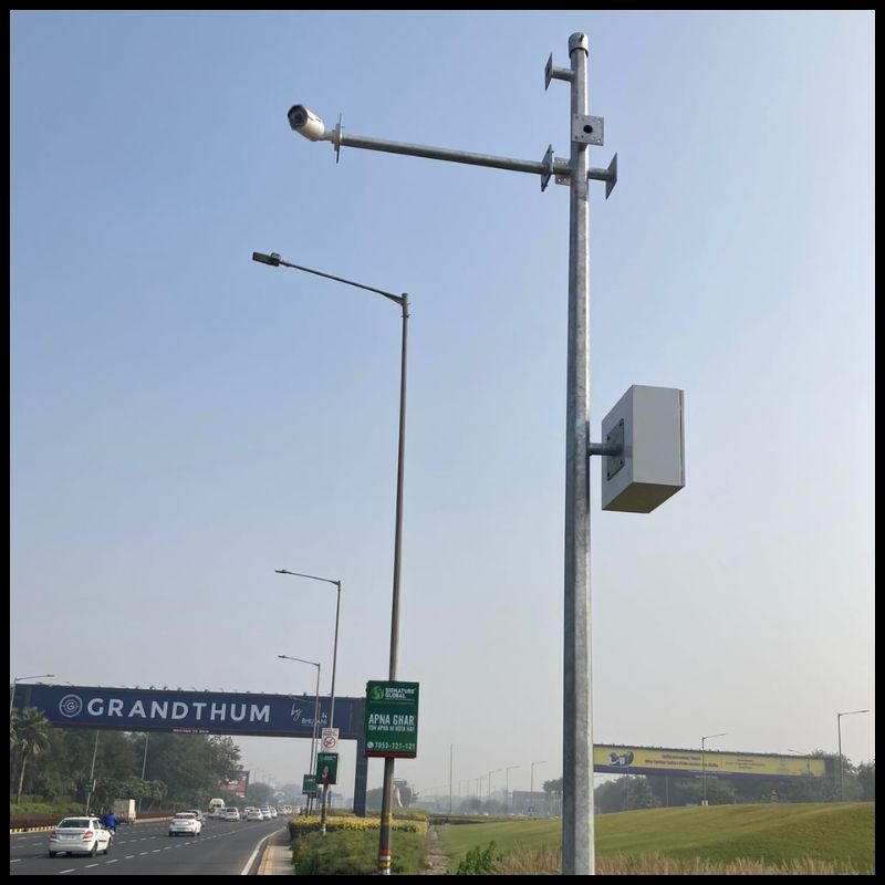 CAMERA POLE image 2