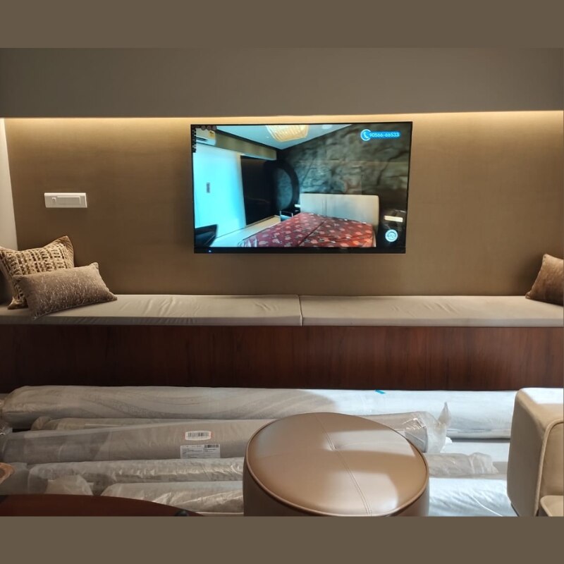Professional large Format Display image 3