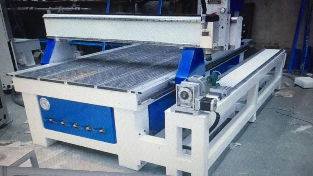 4 AXIS CNC WOOD ROUTER image 2