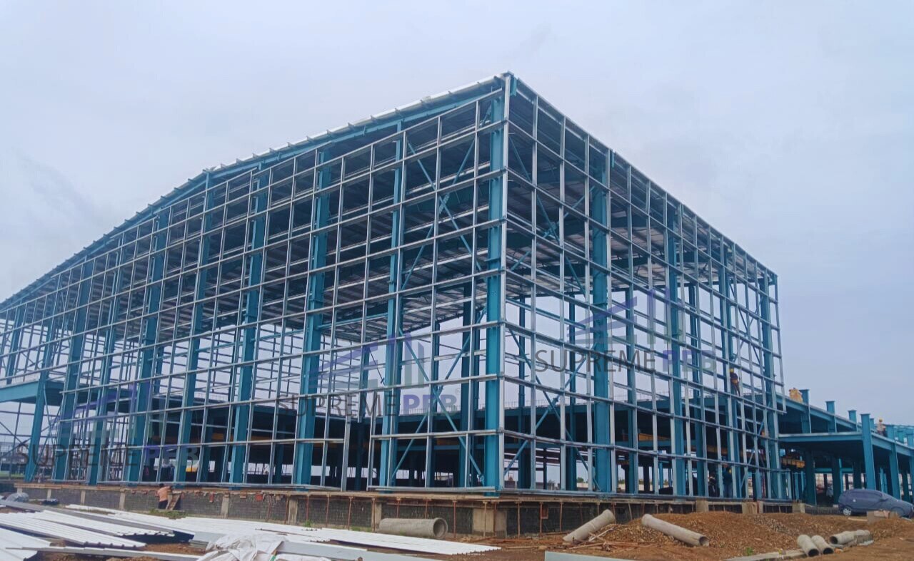Pre-Engineered Industrial Steel Building  Construction