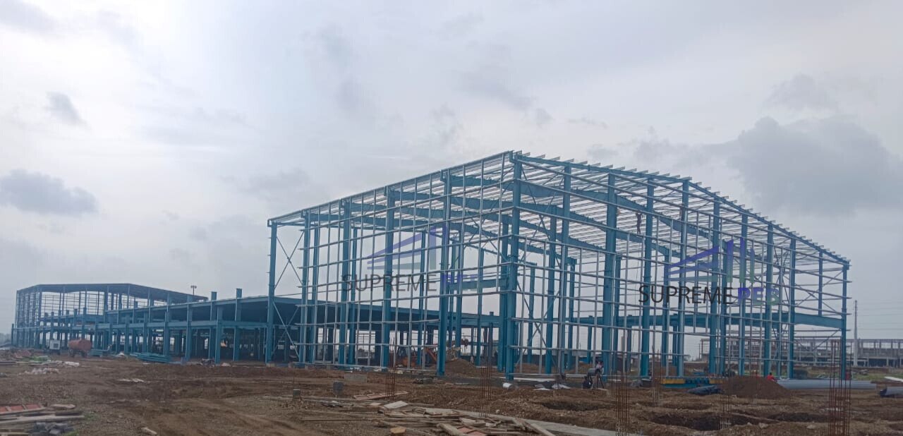 Pre-Engineered Industrial Steel Building  Construction