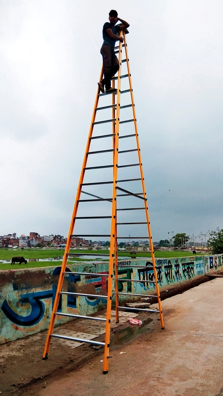 FRP FOLDING LADDER. image 2