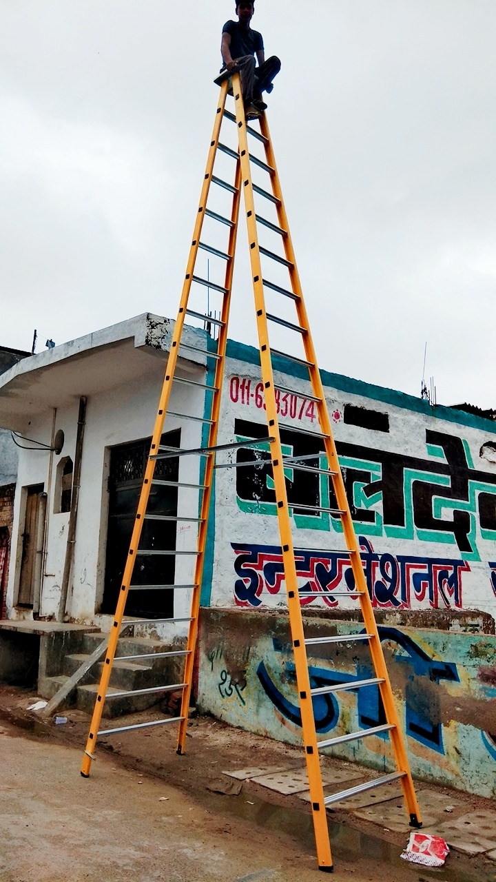 FRP FOLDING LADDER. image 3